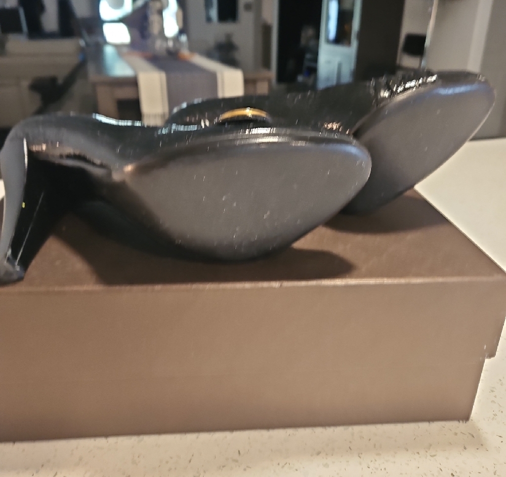 Gucci Black Heels with Gold Emblem - Picture 7 of 14